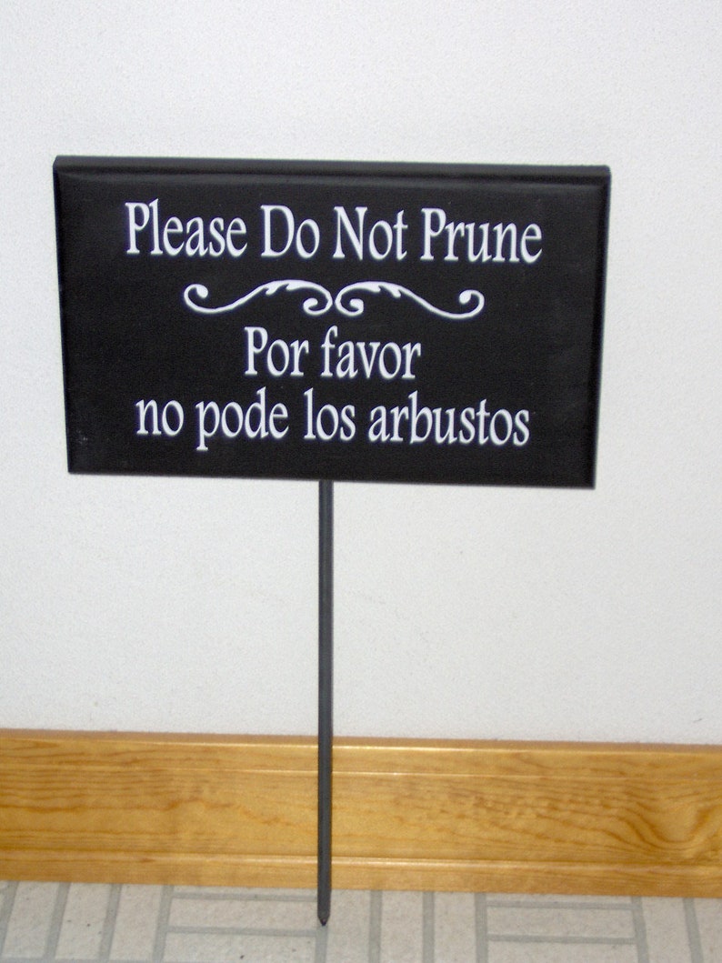 Do Not Prune Sign Wood Vinyl Yard Stake Sign English Spanish Garden Tool Landscape Hedge Notice Plants Flowers All Season Lawn Ornament