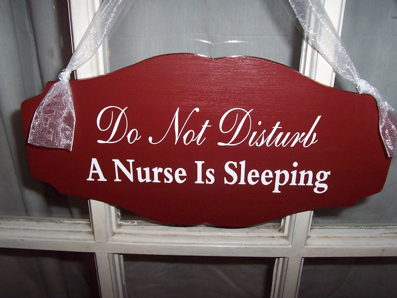 Do Not Disturb A Nurse Is Sleeping Wood Vinyl Sign Primitive Country Red Scalloped Design Style Door Wall Hang Quiet Please Night Worker image 2