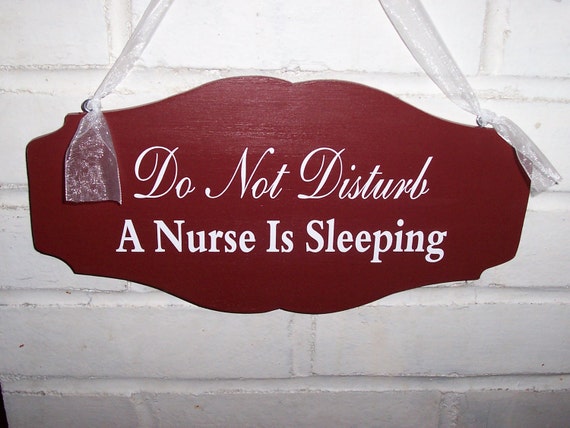 Do Not Disturb A Nurse Is Sleeping Wood Vinyl Sign Primitive Country Red Scalloped Design Style Door Wall Hang Quiet Please Night Worker
