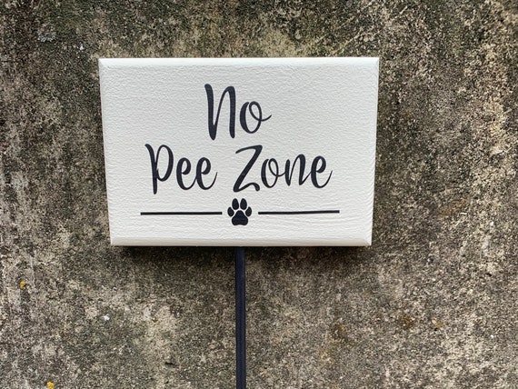 No Dog Pee Zone Sign For Front Yard Lawn Small Wood Vinyl Signage for Homes and Businesses Everyday Garden Landscape Supplies