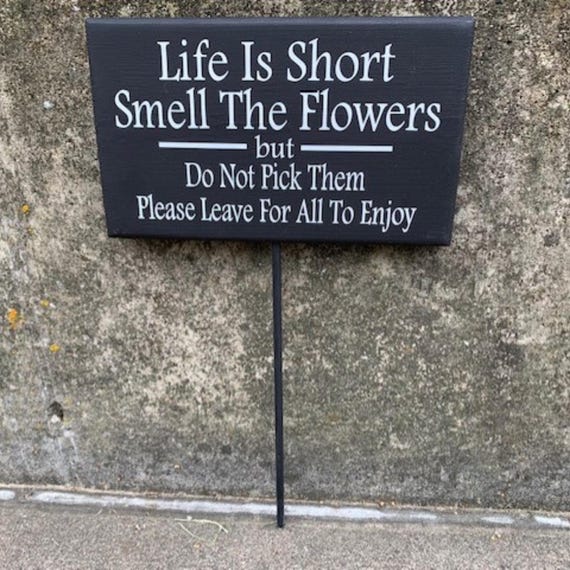 Flower Garden Yard Sign Do Not Pick Flowers Decorative Signage for Flowerbed Home or Business Landscape Gift for Gardener Plaque House Decor
