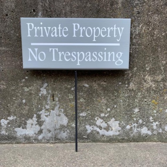 Yard Stake Sign Private Property No Trespassing Wood Vinyl Front Yard Decorative Signs Home or Business Owners Contractors Outdoor Signage