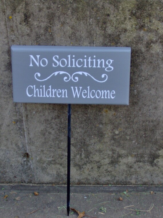 No Soliciting Yard Sign Children Welcome Sign on a Stake Entryway Outdoor House Front Yard Garden Signs Porch Decor Gift Wood Vinyl Signage
