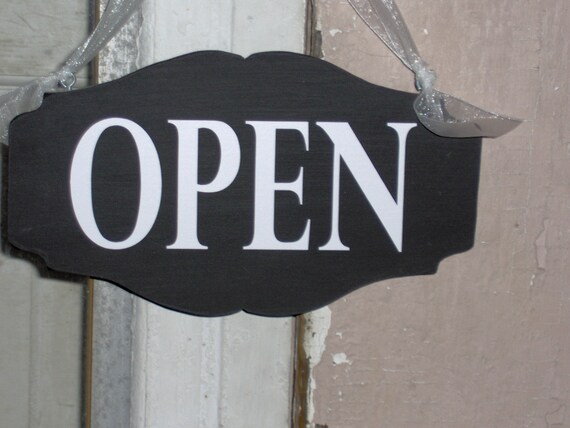 Business Sign Open Closed Scalloped Design Custom Door Decor Two Sided Reversable Modern Retail Storefront Sign for Window Wood Vinyl Plaque