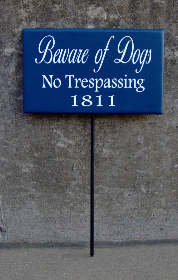 Entry Beware of Dogs No Trespassing Sign with House Number Decorative Yard Stake Sign Customer Lawn Decor for Homes or Businesses