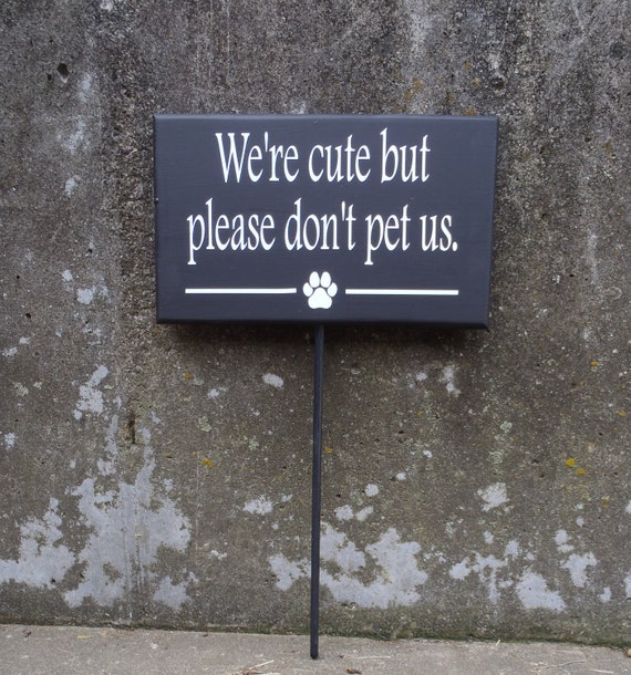Dog Sign Cute But Please Don't Pet Us Wood Vinyl Stake Sign Backyard Gate Fence Warning Sign Front Yard Lawn Decor Pet Supplies For Fur Baby