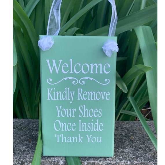 Front Door Decor Welcome Please Remove Shoes Sign Front Door Hanger for Home Decor Handcrafted No Shoes Vertical Wood Vinyl Entrance Signs