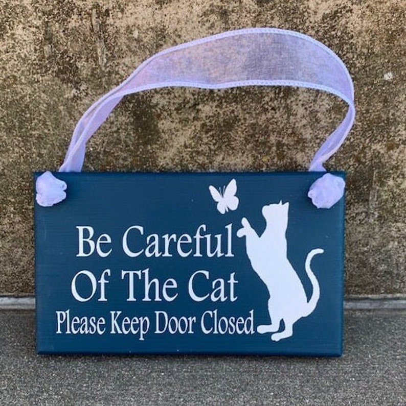 Cat Door Sign or Front Entry Wall Sign Please Keep Door Closed Signage for Homes Wood Vinyl Plaque Porch Decor or Back Door Cat Lover Gift NavyBlue w/White Let