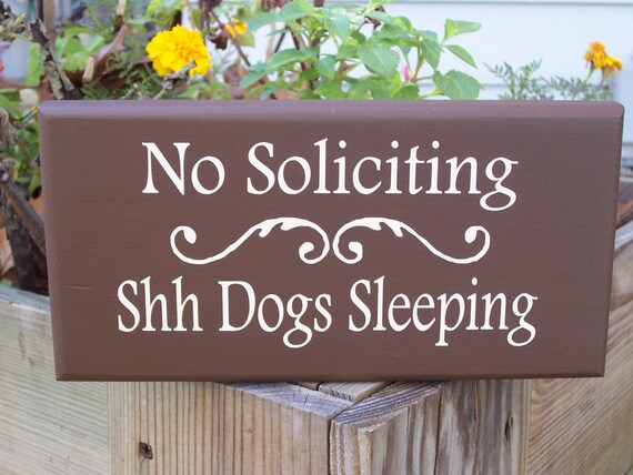 No Soliciting Sign Dogs Sleeping Sign Wood Vinyl Yard Signage Porch Wall Plaque Art Customs Signs for Entryway Doors No Solicit Yard Sign
