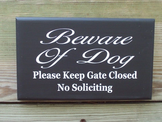 Beware of Dog Keep Gate Closed Sign No Soliciting Outdoor Household Decor Dog Sign for Fence Gate Wood Vinyl Signs Gift for Home Decor Idea
