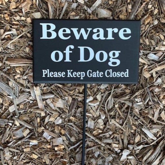 Beware of Dog Please Keep Gate Closed Wood Vinyl Yard Garden Stake Sign Outdoor Home Decor Pet Supply Lawn Ornament Dog Quote Wood Sign