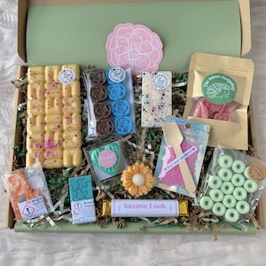 Highly Scented Soy Wax Mystery Box Strong Wax Melts Sample Box Mystery Wax Melts Gift Set Ideas Mystery Pack Wax Melt Surprise Bundle Gifts