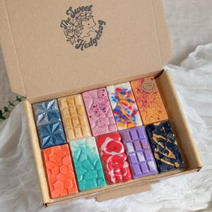 Premium Highly Scented Soy Wax Melts Snap Bars Mystery Box Bundle | Surprise Vegan Aromatherapy Sampler Box | Letterbox Friendly Gift Ideas