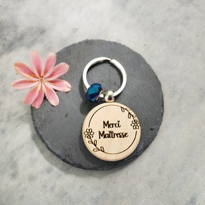 Llavero de madera personalizado, diseños grabados por las 2 caras para cada ocasión, elegante artesanía local, solo o con su magnífica perla en el anillo.