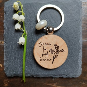 May 1st/month of May gift, personalized lucky wooden key ring, little attention that pleases, lily of the valley first name engraved on the back
