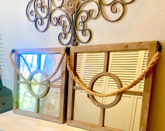 Par de espejos de pared con marco de madera rústica de inspiración vintage y detalles de cuerda