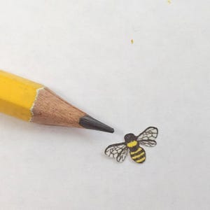 Mikro-Miniatur-Bienen – Set mit 12 Bienen für Puppenhaus, Feengarten, Diorama, Leseecke