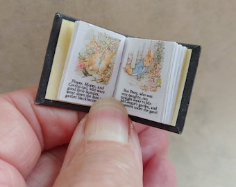 Livre miniature - L'histoire de PETER LAPIN à l'échelle 1/12 par Beatrix Potter - lisible - illustré - fait main