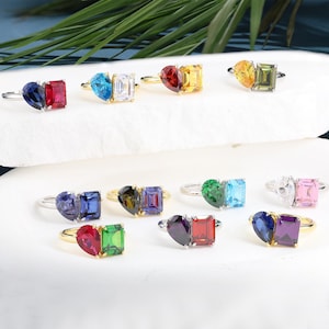 Benutzerdefinierte Birthstone Ring Smaragd & Pear Cut Toi et Moi Edelstein Ring Mutter Tochter Familie Geburtsstein Ring Ehepartner doppelter Birthstone Ring