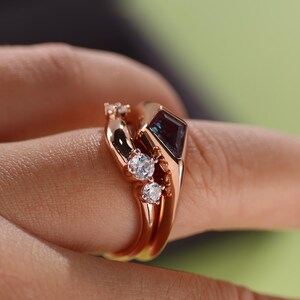 Kite Cut Lab Alexandrite Signet Ring, 14K Rose Gold Vermeil, Bezel Set Statement Ring, Minimalist Modern Promise Ring, Unique Pinky Ring image 9