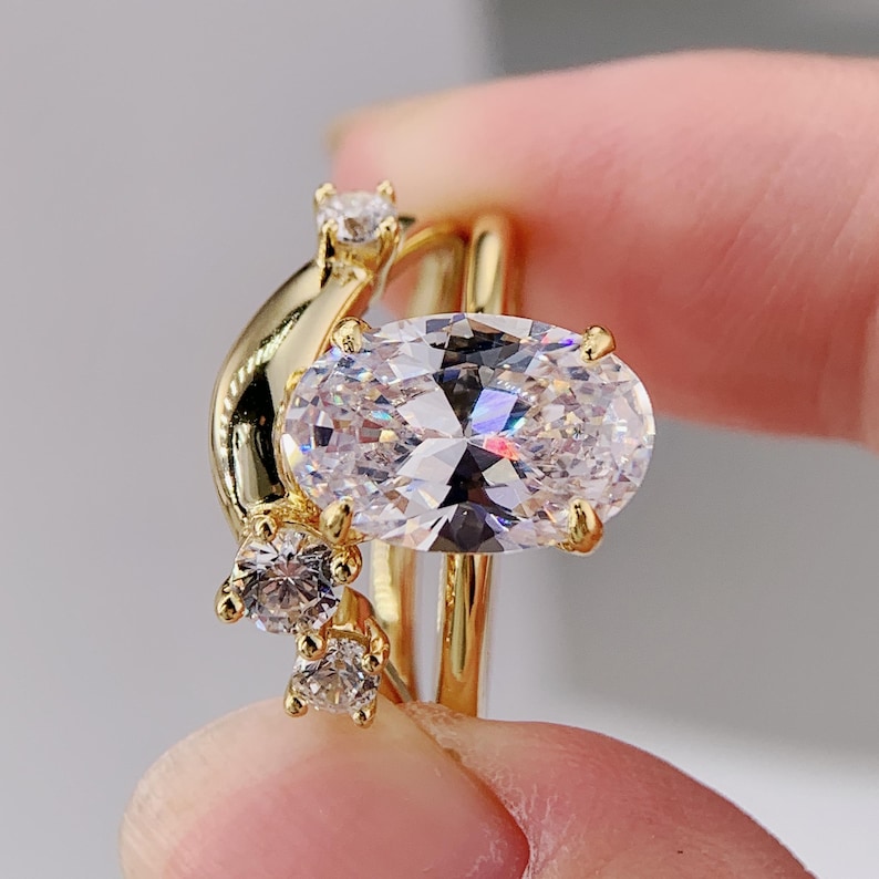 Anillo de compromiso ovalado de 2-3 quilates, anillo de viaje de oro, conjunto único de anillo de promesa de plata, anillo de boda, anillo solitario con diamante simulado, regalo para ella imagen 2