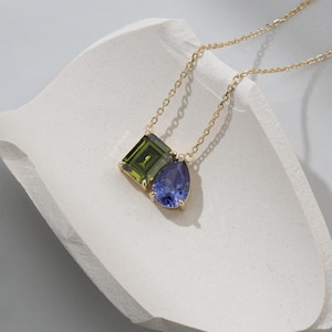 4.5ct Custom Two Birthstone Necklace, Toi et Moi Gemstone Necklace Emerald & Pear Cut Birthstone Necklace Personalized Jewelry Mothers gift