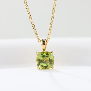 1ct 2ct Natürlicher Peridot Anhänger Halskette Kissenschliff August Birthstone Anhänger in Prong Einstellung Gold Vermeil oder Sterling Silber Geschenk für Sie