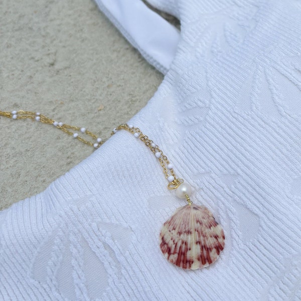 Calico Scallop Necklace, Beach Jewelry, Summer Accessory, Shell Necklace, Beach Accessory, 16-inch Necklace