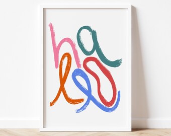 Puede incluir: Impresión artística enmarcada con la palabra "ha les" en trazos de pincel abstractos y coloridos. Las letras son en rosa, turquesa, naranja, rojo y azul sobre un fondo blanco. Una obra de arte con un diseño moderno y minimalista.