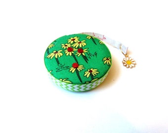 Measuring Tape Field of Daisies Small Retractable Tape Measure