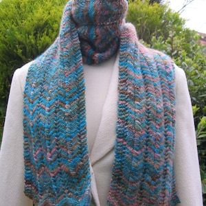 Scarf Knitting Chevron Lace pattern for hand dyed yarn - Knitting Pattern PDF