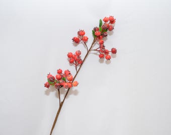 Artificial Red Berry Spray, Faux Berry Stem for Rustic Décor, Home Floral Design, Bouquet Filler, Holiday Flower Arrangement Centerpiece