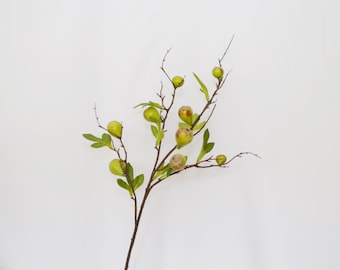 Artificial Fig Fruit Branch, Decorative Green and Ripe Figs, Faux Fruit Stem for Rustic Decor, Home Floral Arrangements, Table Centerpiece