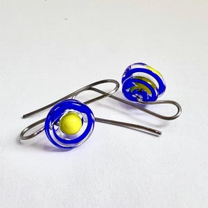 Ohrhaken aus Edelstahl und Glas – Blaue Glas-Ohrhaken mit Öse – Ohrhaken für die Schmuckherstellung