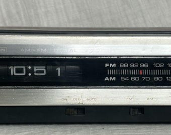 Vintage SEARS FM/AM Digital Clock Transistor Radio Wood Grain Hong Kong Works!