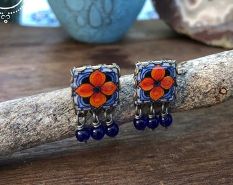 Mexicaanse tegeloorknopjes: talaverabloemen, kobaltblauwe kralenhangers