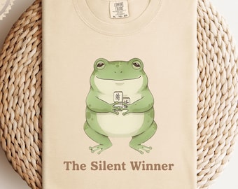 Frog Mahjong Shirt, Funny Mahjong Player Gift, Cozy Retro Tee, Cottagecore Graphic T-Shirt, Board Game Humor