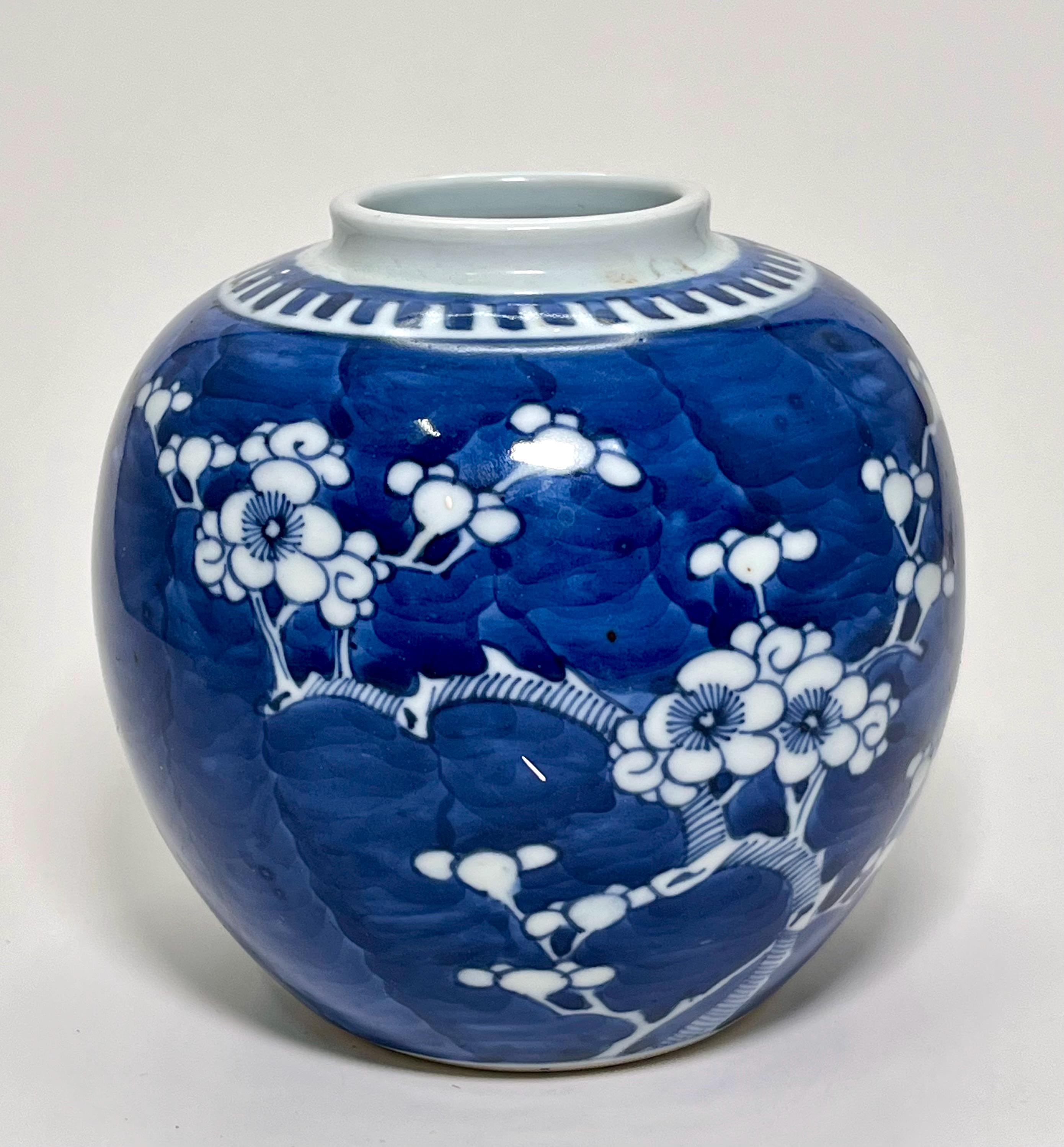 ロココ様式 陶磁器 置物 3体 カラフルな磁器フィギュア若者と鳥 H-22 センチメートル