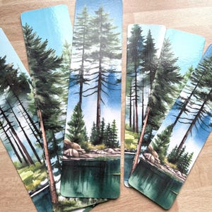 Set di segnalibri con alberi di pino acquerellati