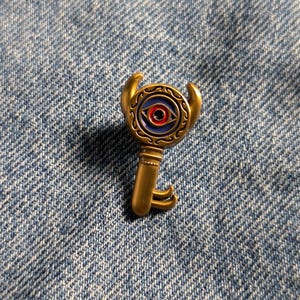 videogame enamel pin/dungeon key