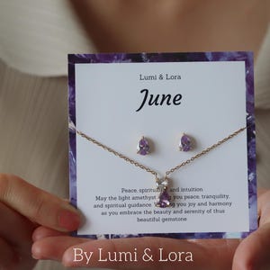 Set di gioielli con pietra portafortuna personalizzata, gioielli minimalisti con pietra preziosa a goccia, orecchini e collana abbinati, regalo personalizzato per compleanno/laurea
