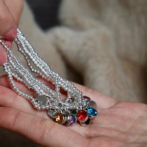 Extra bedels, aangepaste cadeaukaart, gepersonaliseerde initialen, gepersonaliseerde geboortesteen, aangepast verzoek, perfect cadeau voor haar van Lumi & Lora