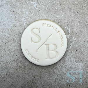 Personalisierter Stempel für Fondant und Kekse - Hochzeit/Verlobung - Initialen, Namen und Datum + Ausstecher