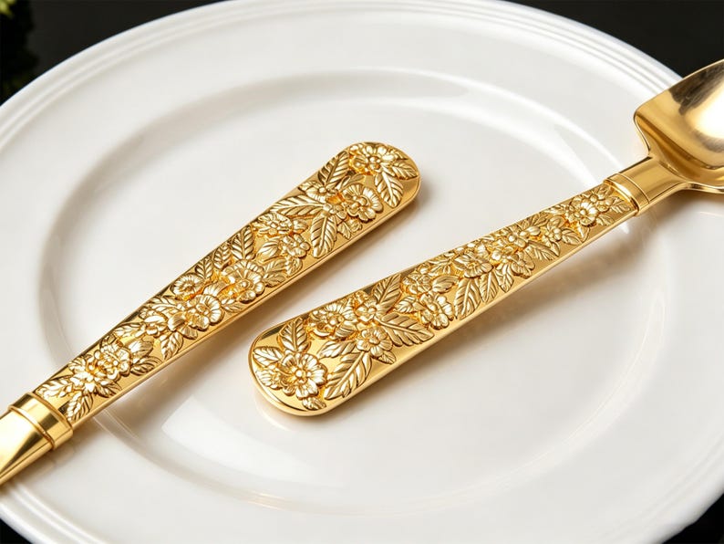 Personligt tårtkniv- och serveringsset, Anpassat serveringsset för bröllopstårtor, Genombrutet eller blommigt handtag, Graverad present bild 13