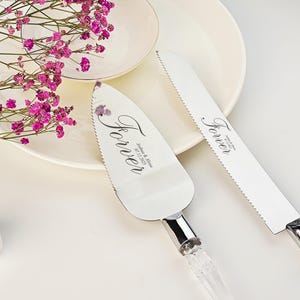 Gegraveerd bruidstaartmes en servercadeau, bruidstaartserverset en mes, gepersonaliseerde taartsnijset, huwelijkscadeau
