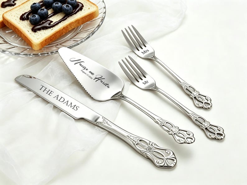 Personligt tårtkniv- och serveringsset, Anpassat serveringsset för bröllopstårtor, Genombrutet eller blommigt handtag, Graverad present bild 5