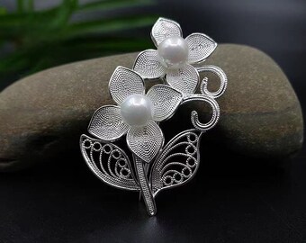 Brosche aus Sterling Silber Handgezeichnete Brosche Blume Perle Brosche Accessoires zur Kleidung