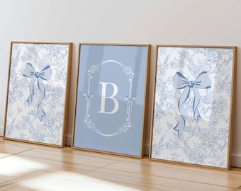 Toile strik aangepaste brief print set van 3 afdrukbare chinoiserie monogram blauwe coquette meisjes kinderkamer kunst kust kleindochter Grand Millennial
