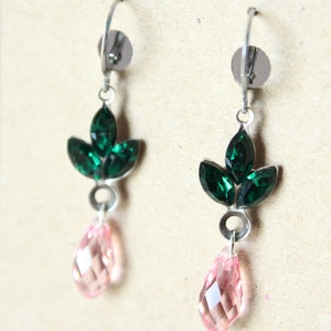Vintage Style Crystal Earrings - Silver Plated - Stainless Steel Leverback Earwires - Emerald & Light Rose - Leaf