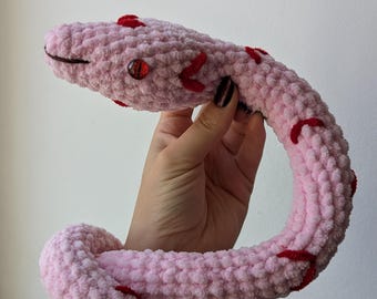 Pink Snake Plush with Hearts • Cute Gift for Lover • Handmade Crochet Snake • Romantic Gift Idea • Soft Toy Decor • Valentine Gift